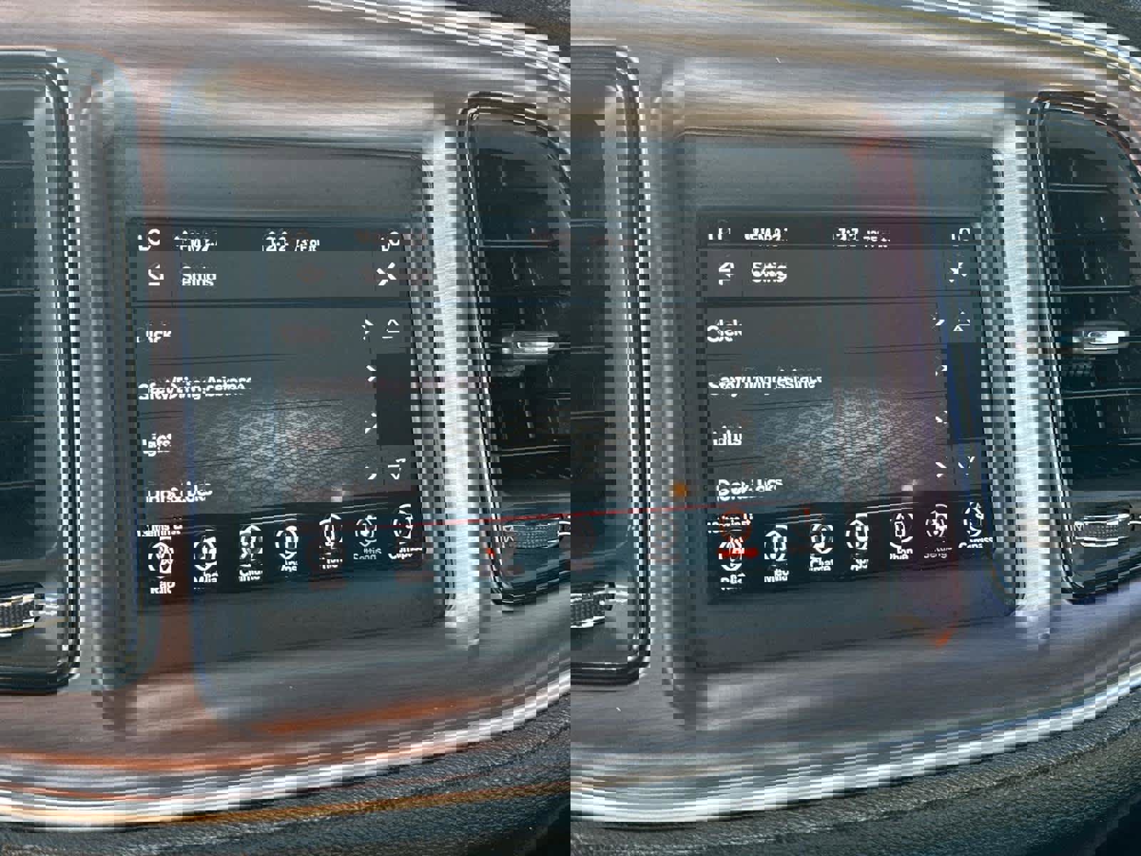 Used 2018 Dodge Challenger SXT image 31