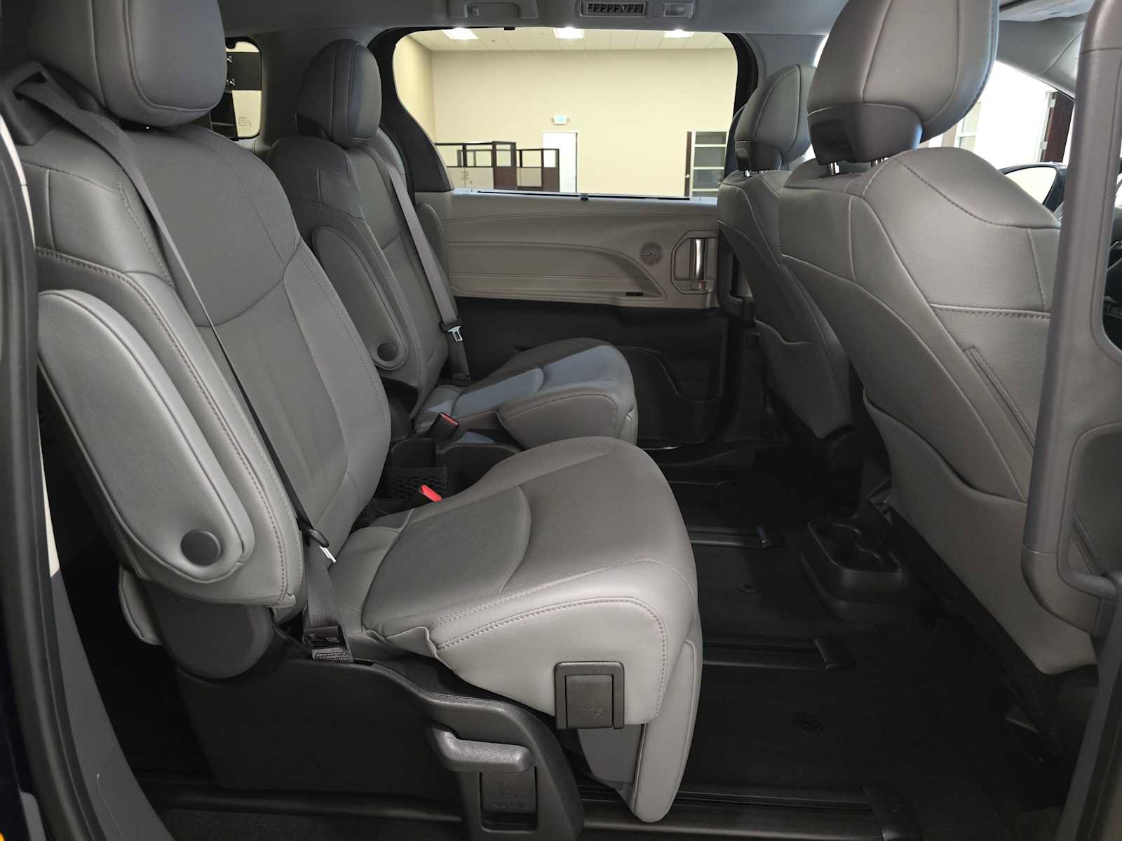 Certified 2024 Toyota Sienna Limited w/ Protection Package (TMS) AWD/4WD image 26