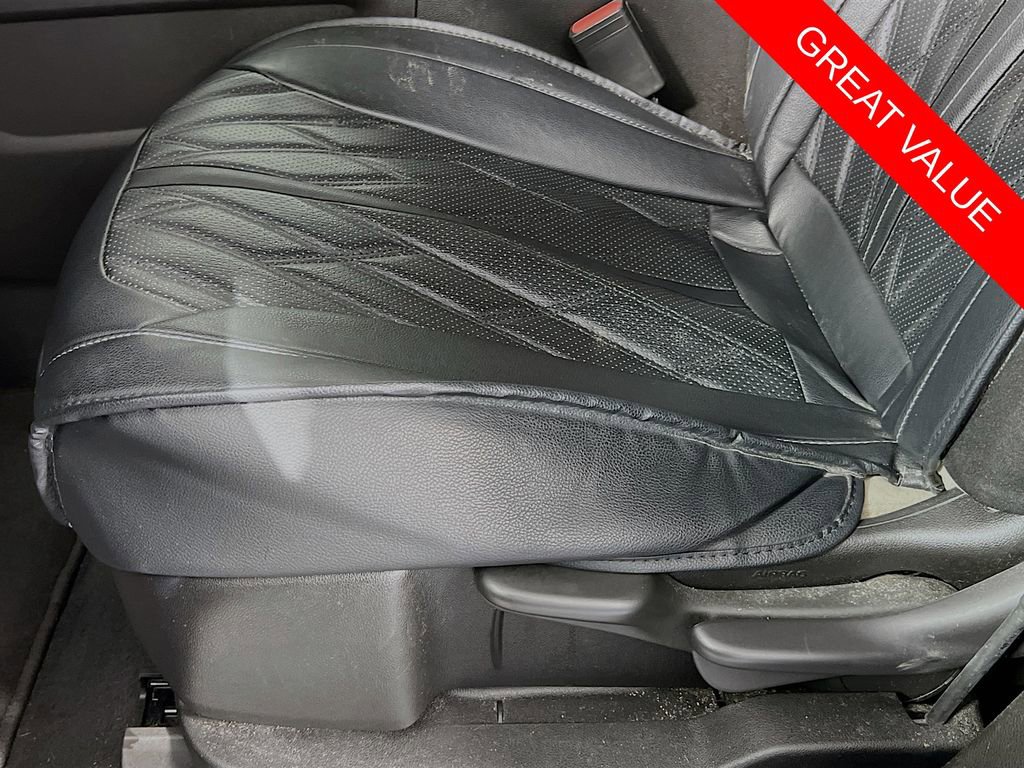 Used 2022 Chevrolet Traverse LS FWD image 8