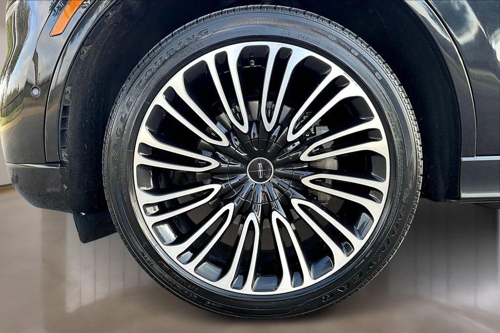 Used 2023 Lincoln Aviator Black Label w/ Dynamic Handling Package image 8
