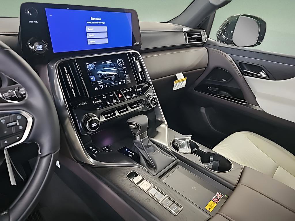 New 2025 Lexus LX 600 4WD w/ Luxury Package image 11