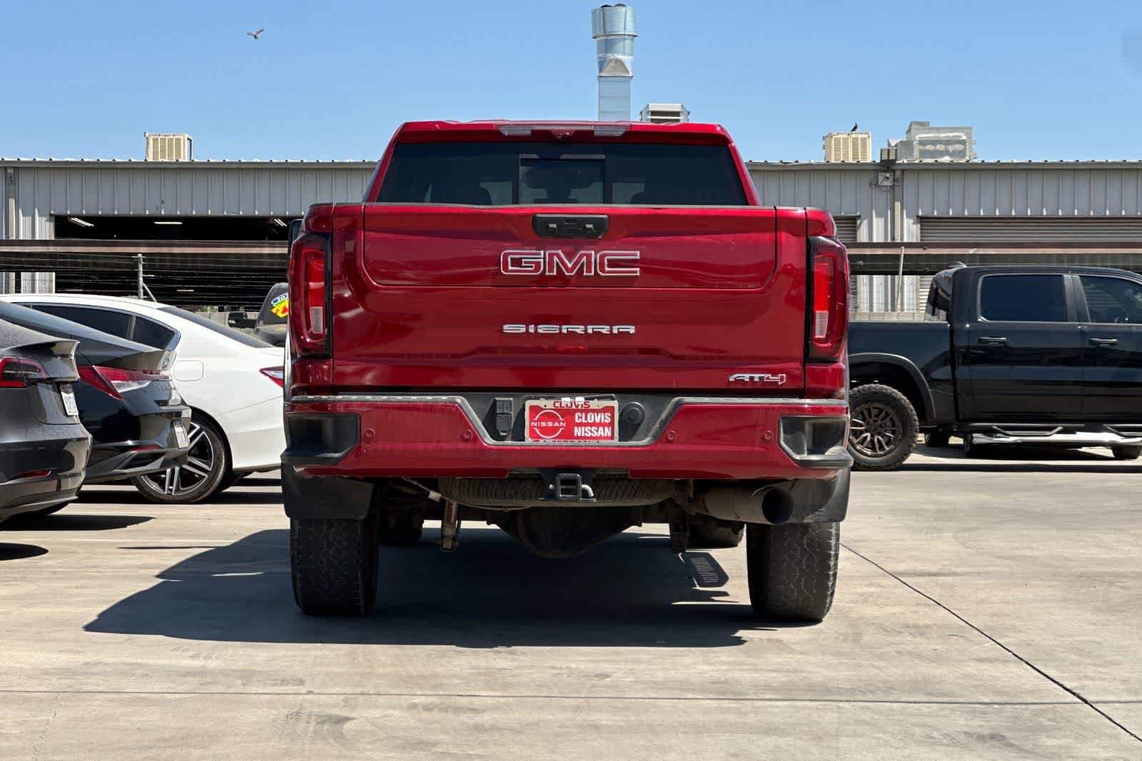 Used 2022 GMC Sierra 2500 AT4 w/ AT4 Premium Plus Package AWD/4WD image 8