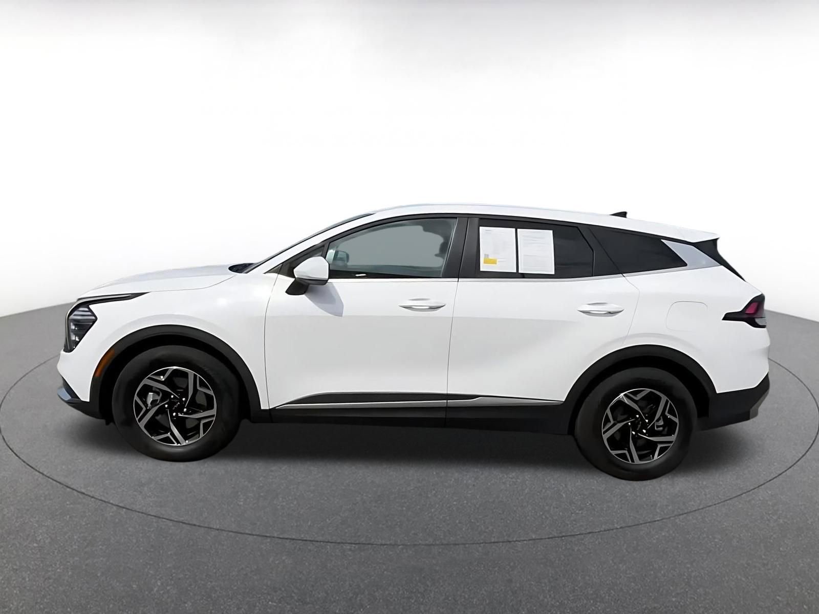 Used 2025 Kia Sportage LX FWD image 10