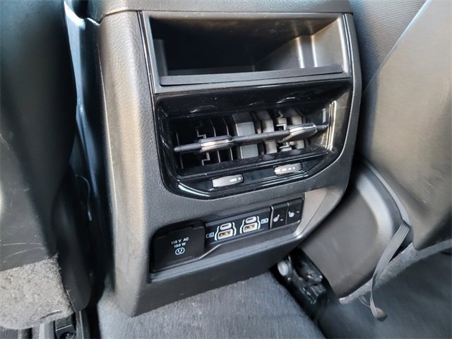 Used 2024 Jeep Grand Cherokee Limited image 17