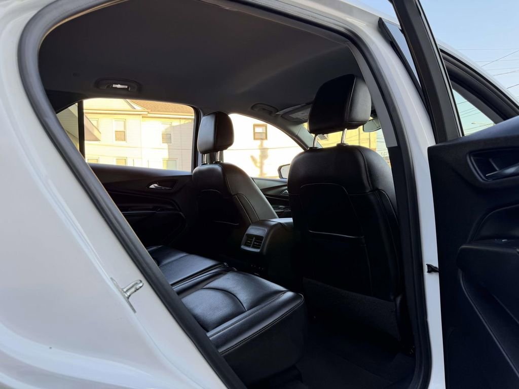 Used 2020 Chevrolet Equinox Premier image 17