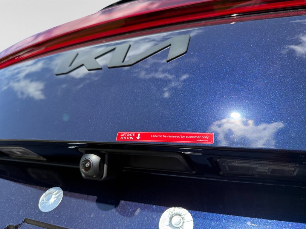 New 2027 Kia Carnival EX FWD image 17
