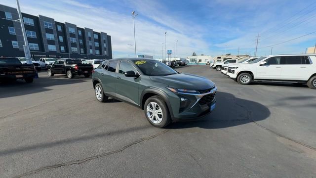 Certified 2025 Chevrolet Trax LS image 2