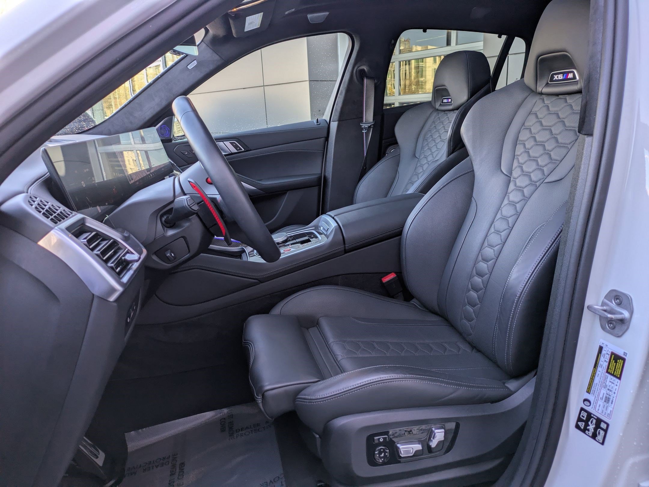 Used 2025 BMW X6 M Competition w/ Executive Package image 26