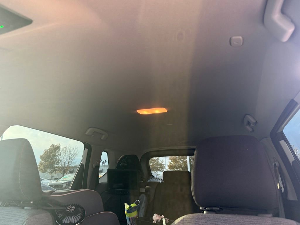 Used 2022 Nissan Rogue SV image 11