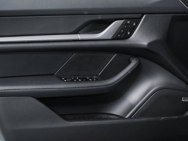 New 2026 Porsche Taycan image 6