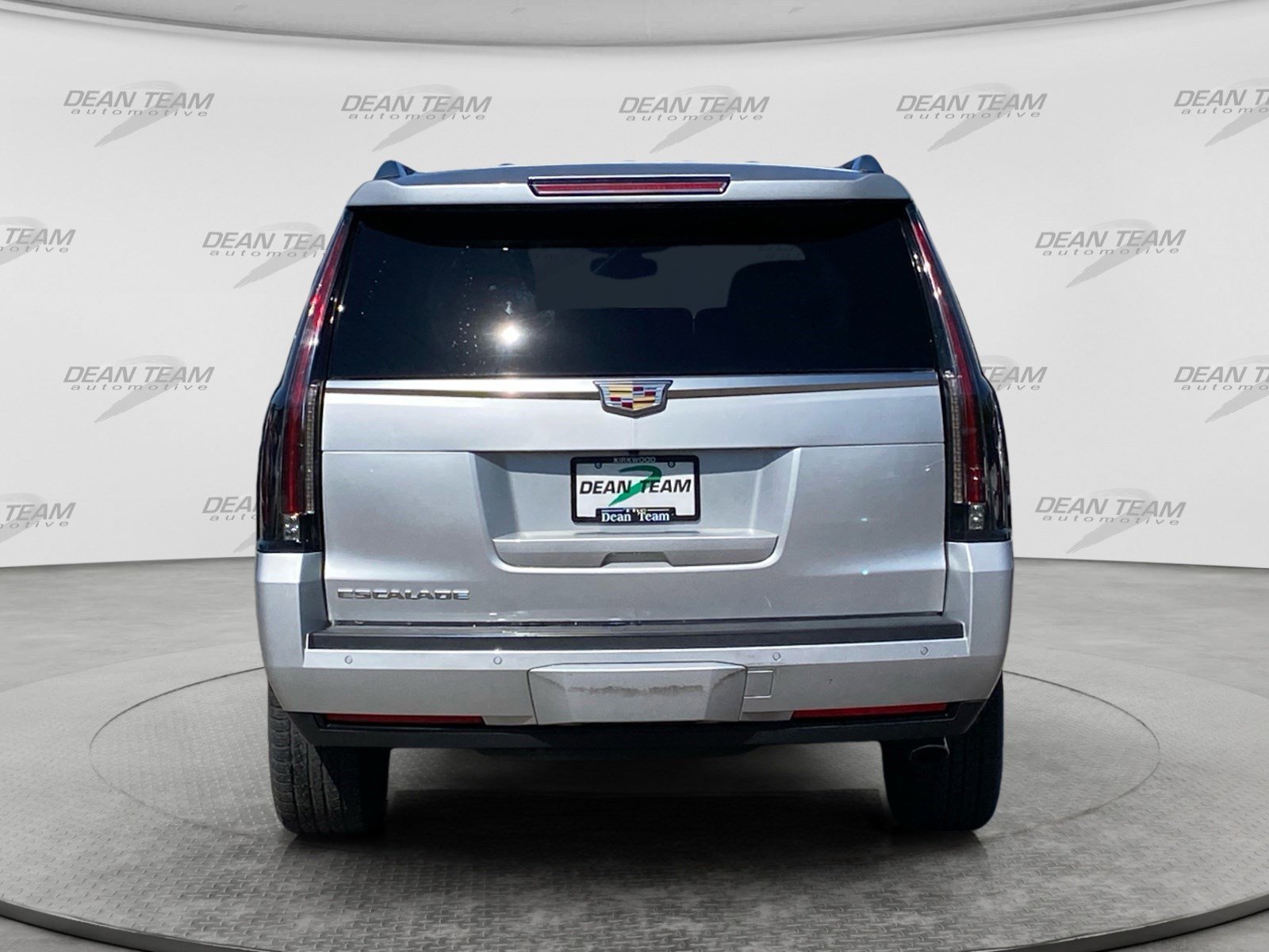 Used 2018 Cadillac Escalade 4WD image 6