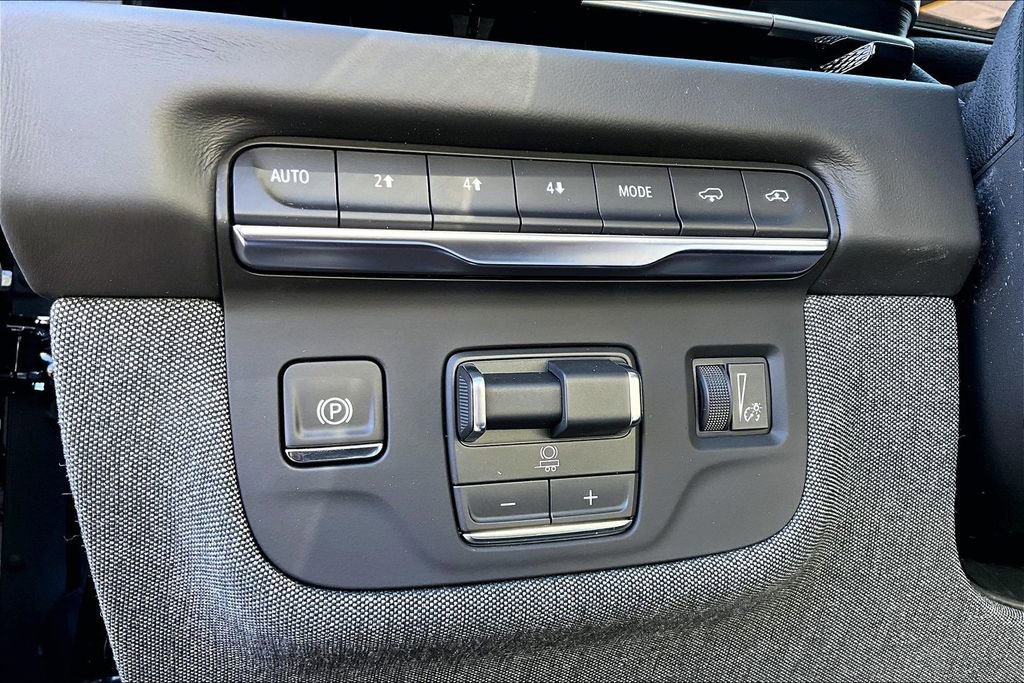 New 2026 Cadillac Escalade Platinum Sport AWD/4WD image 18