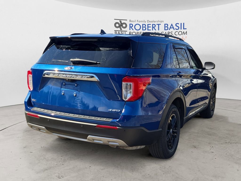 Used 2021 Ford Explorer XLT w/ Equipment Group 202A image 5