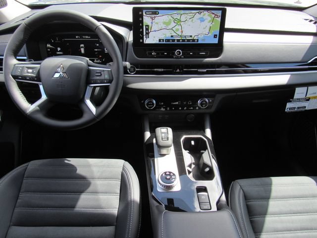New 2026 Mitsubishi Outlander SE FWD image 17