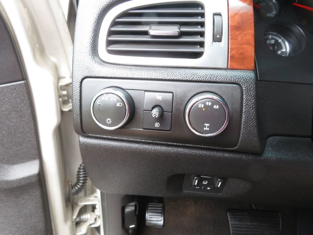 Used 2008 Chevrolet Silverado 2500 LTZ w/ Safety Package AWD/4WD image 39