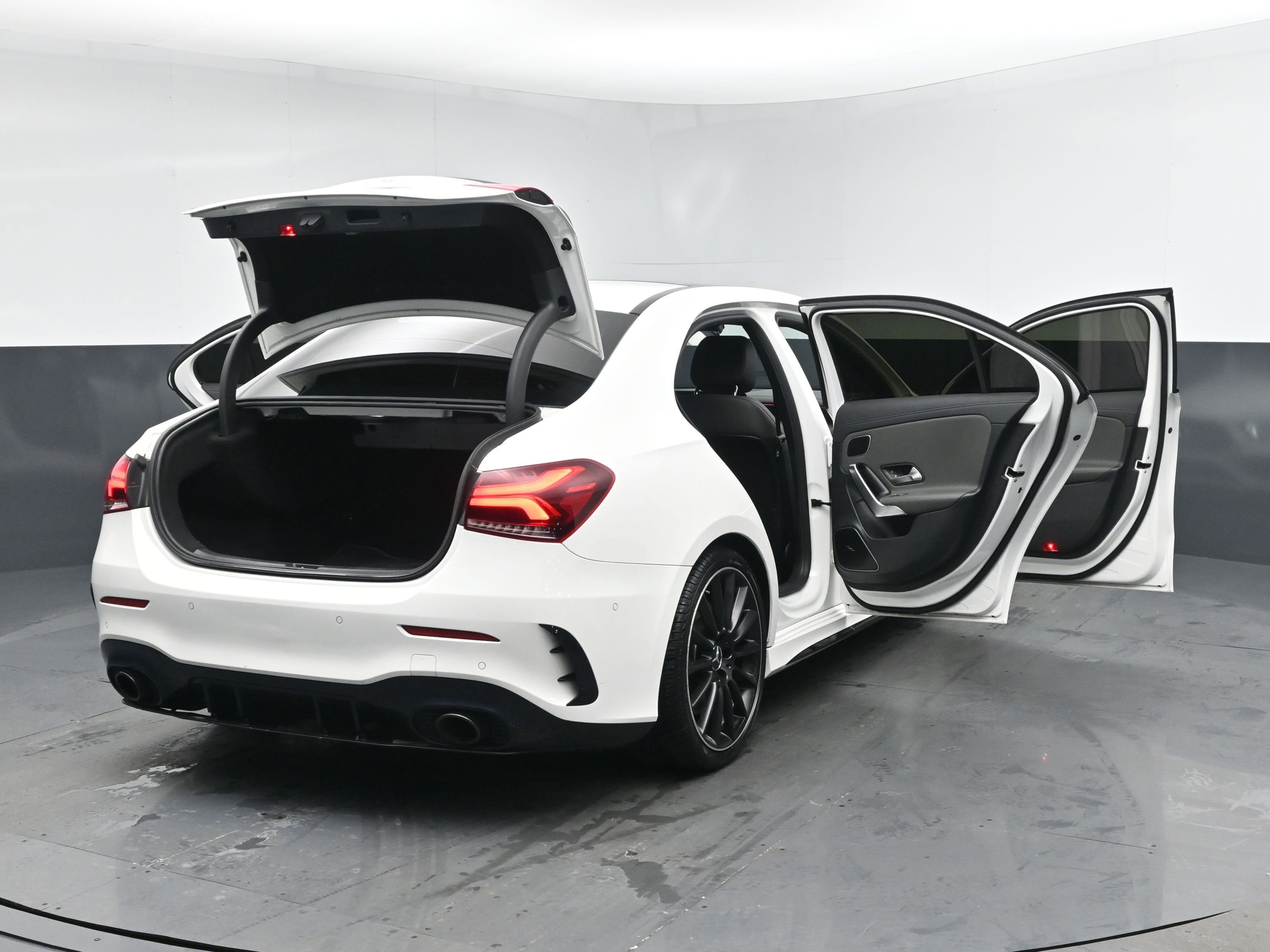 Used 2021 Mercedes-Benz A 35 AMG 4MATIC image 30