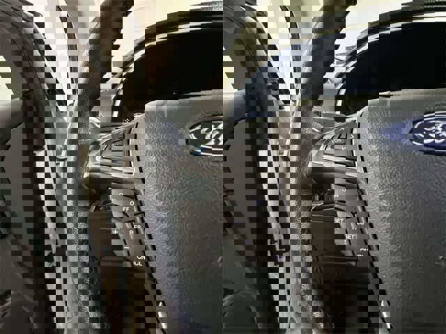 Used 2018 Ford Edge SEL image 8