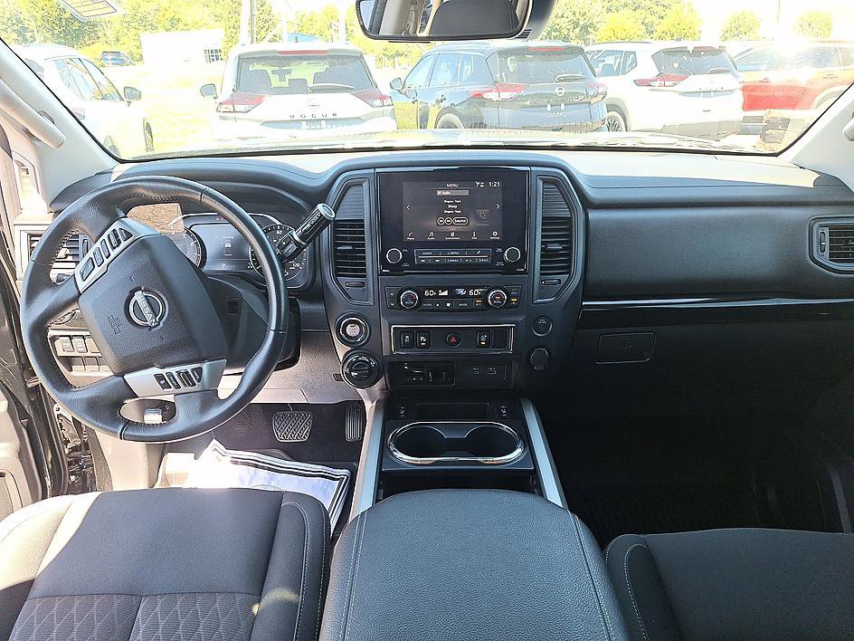 Used 2024 Nissan Titan SV w/ SV Convenience Package AWD/4WD image 19
