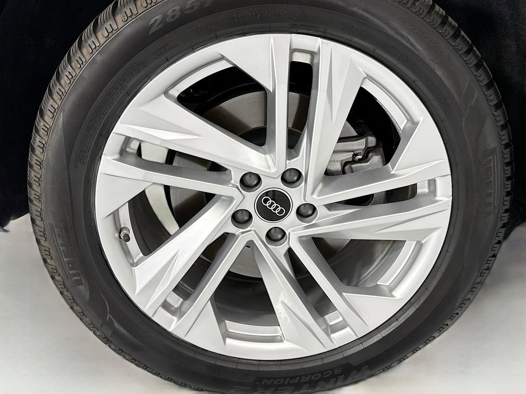 Used 2023 Audi Q7 2.0T Premium w/ Convenience Package AWD/4WD image 32