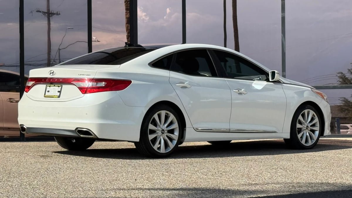 Used 2016 Hyundai Azera Limited FWD image 11