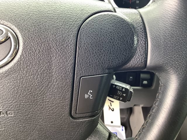 Used 2010 Toyota Tundra 2WD CrewMax image 12