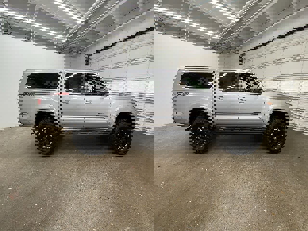 Used 2020 Toyota Tacoma TRD Sport image 7