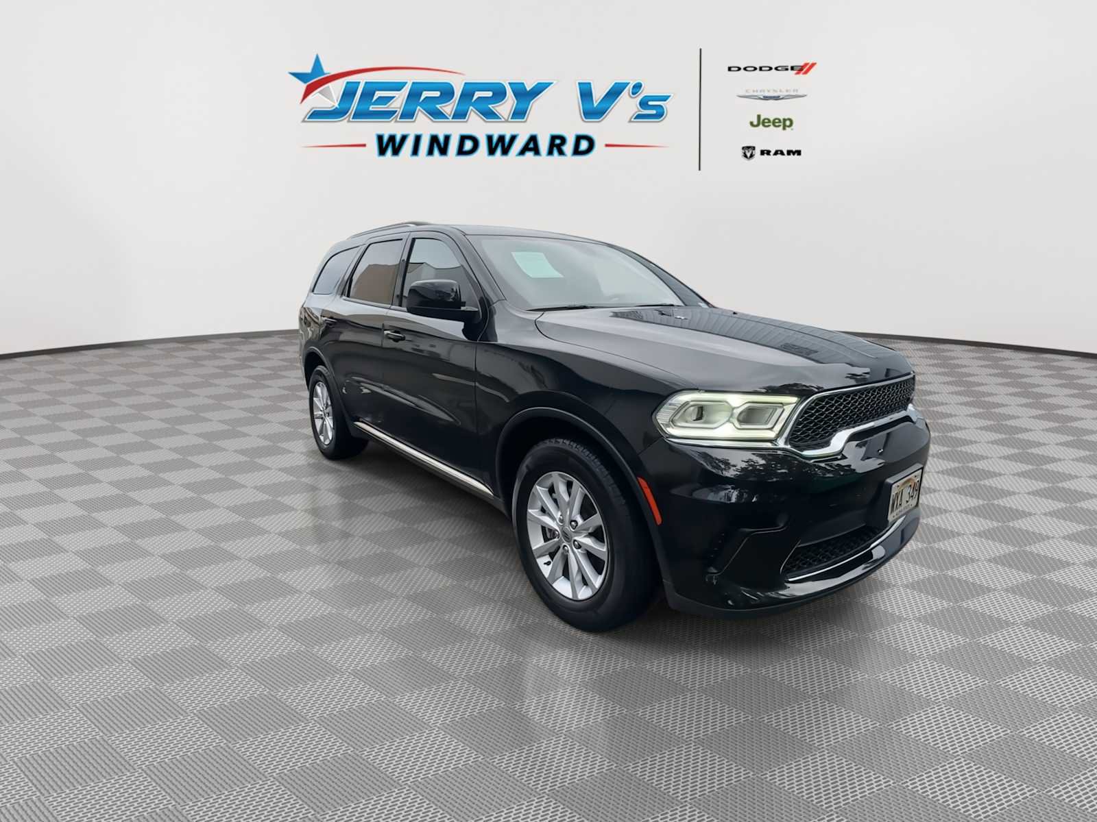 Used 2023 Dodge Durango SXT image 2