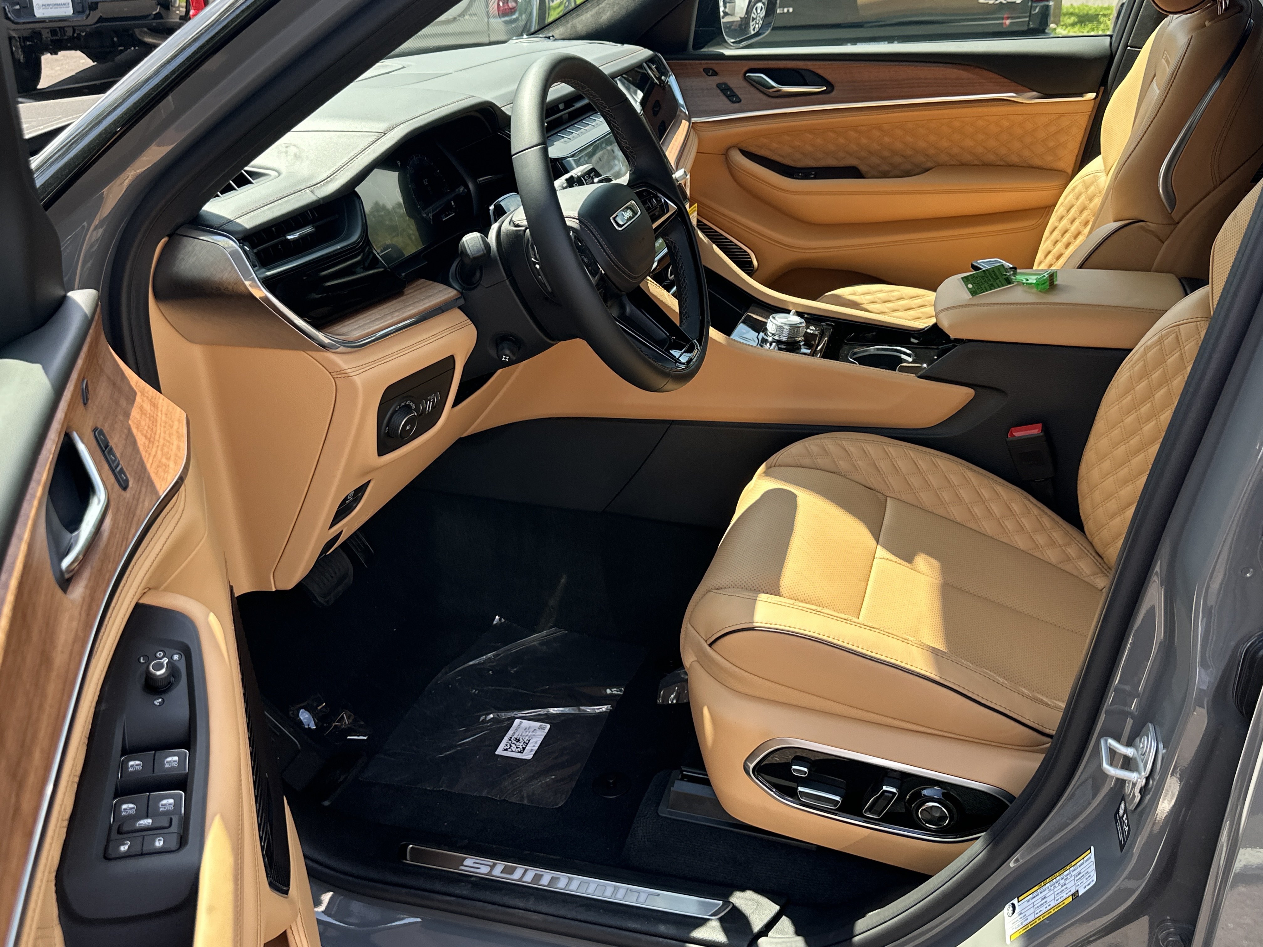 New 2027 Jeep Grand Cherokee Summit AWD/4WD image 28
