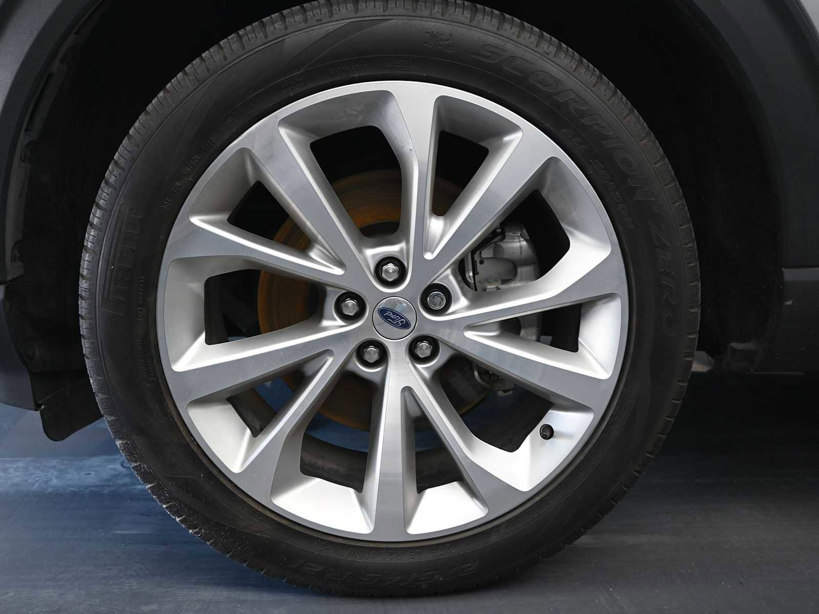 Used 2022 Ford Explorer Platinum w/ Technology Package image 10