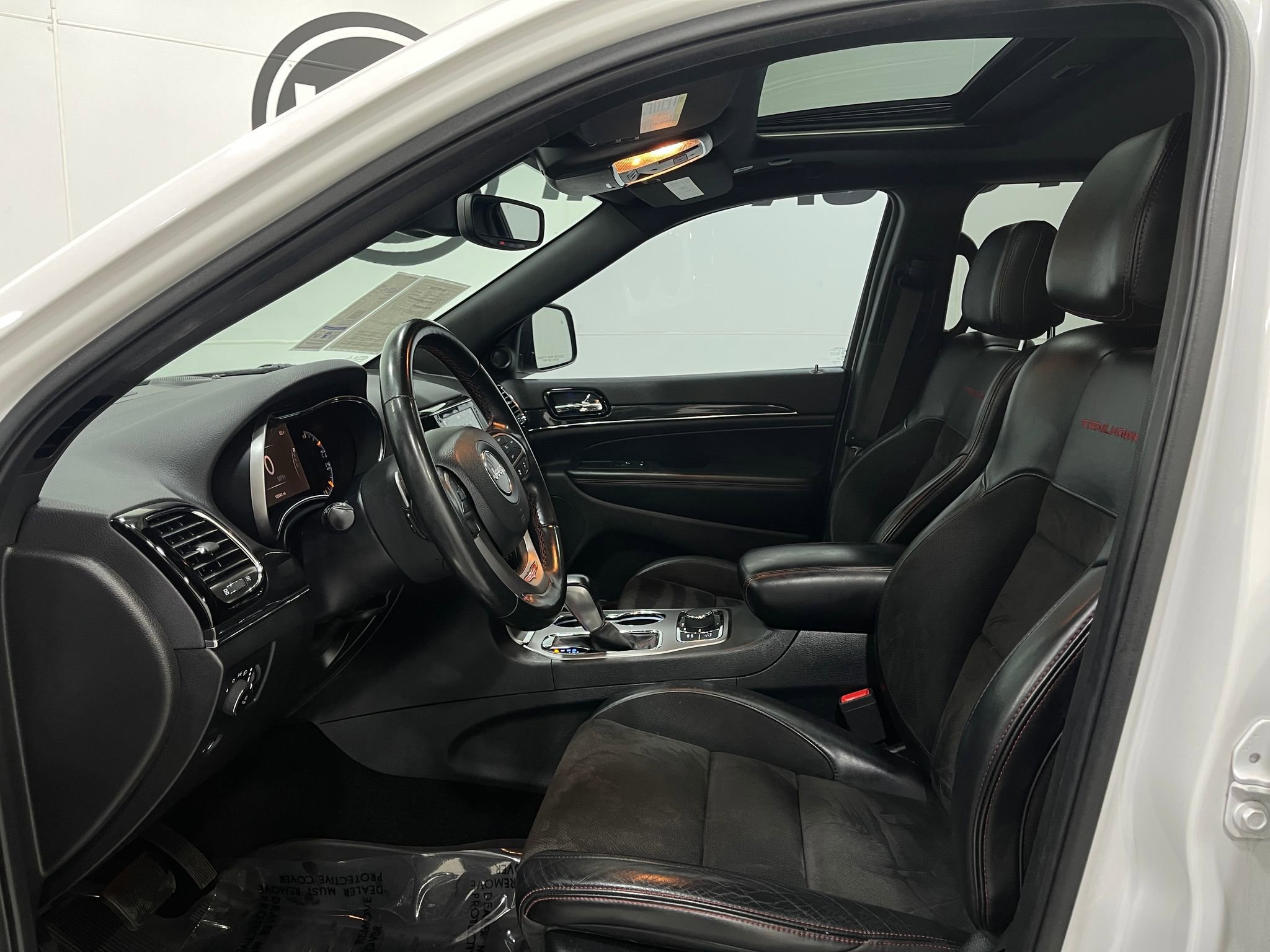 Used 2019 Jeep Grand Cherokee Trailhawk image 13