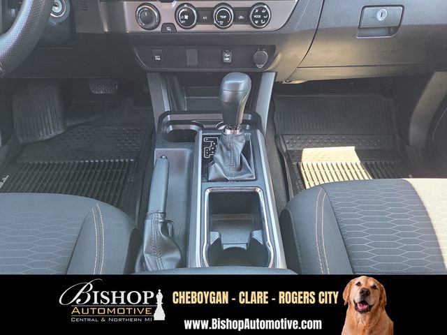 Used 2018 Toyota Tacoma SR5 AWD/4WD image 10