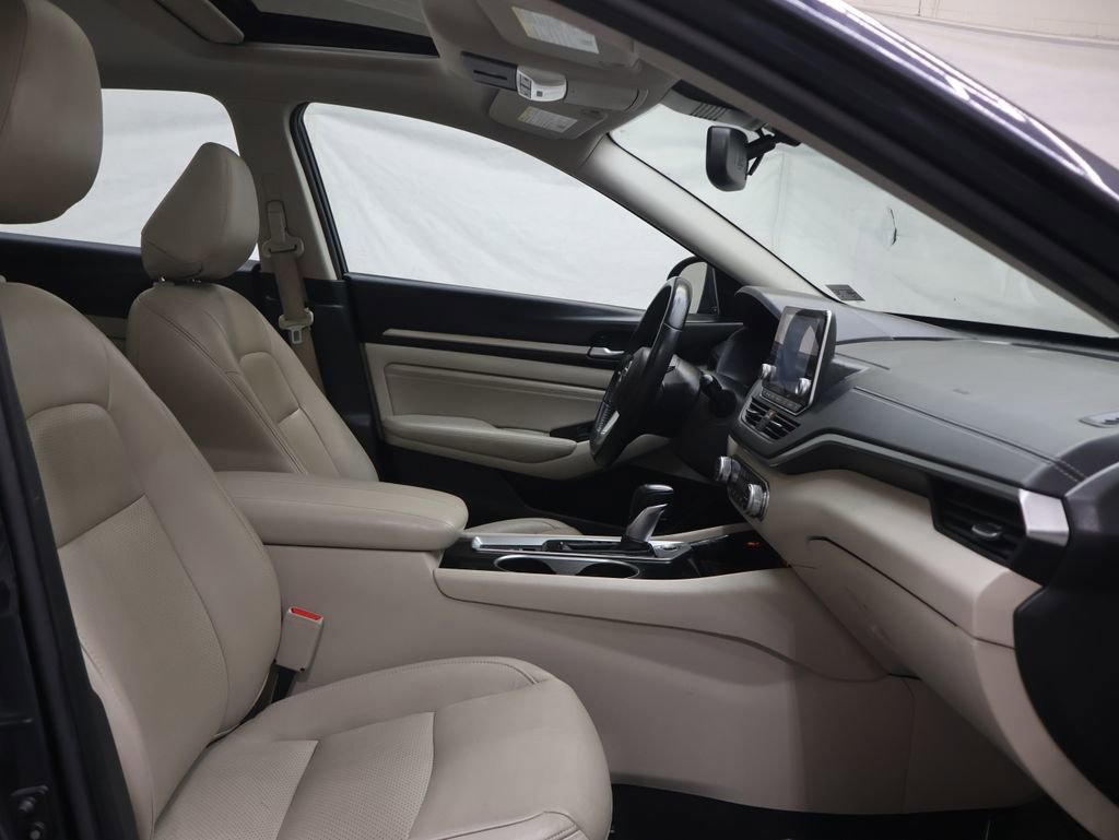 Used 2020 Nissan Altima 2.5 SV image 9
