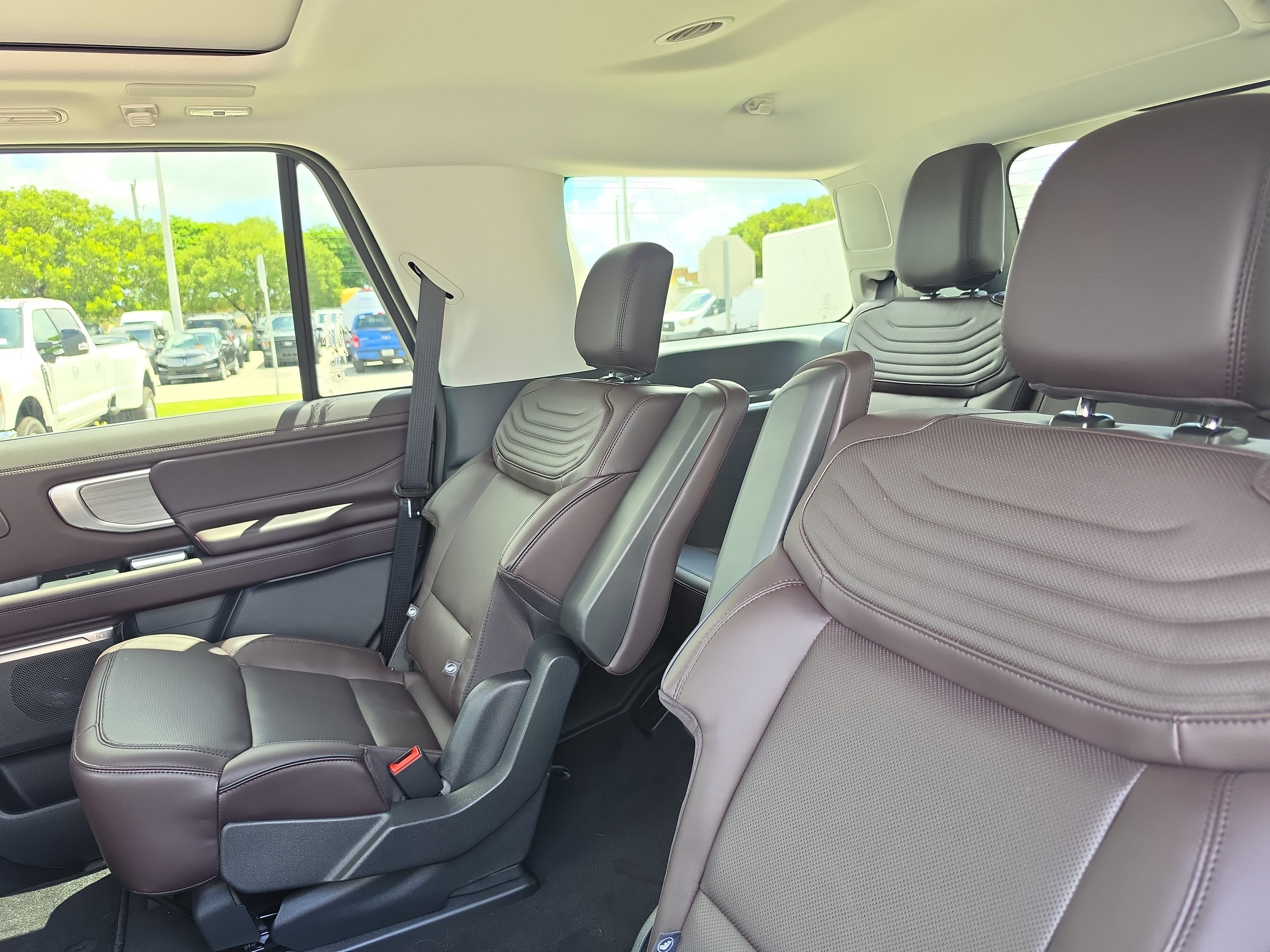 New 2027 Ford Expedition Platinum w/ Platinum Ultimate Package AWD/4WD image 11