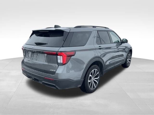 Used 2025 Ford Explorer ST-Line image 7