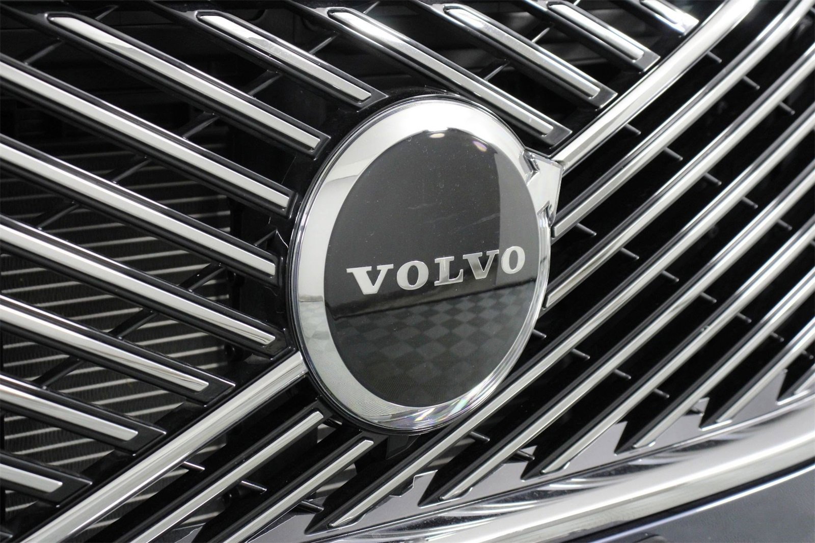 Certified 2025 Volvo XC90 B5 Core image 27