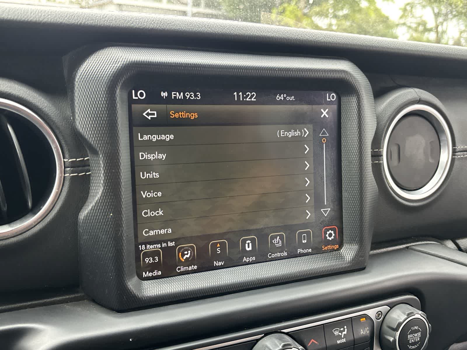 Certified 2020 Jeep Gladiator Overland AWD/4WD image 18