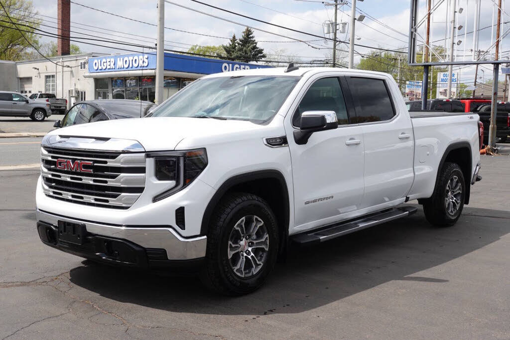 Used 2023 GMC Sierra 1500 SLE w/ X31 Off-Road Package AWD/4WD image 2