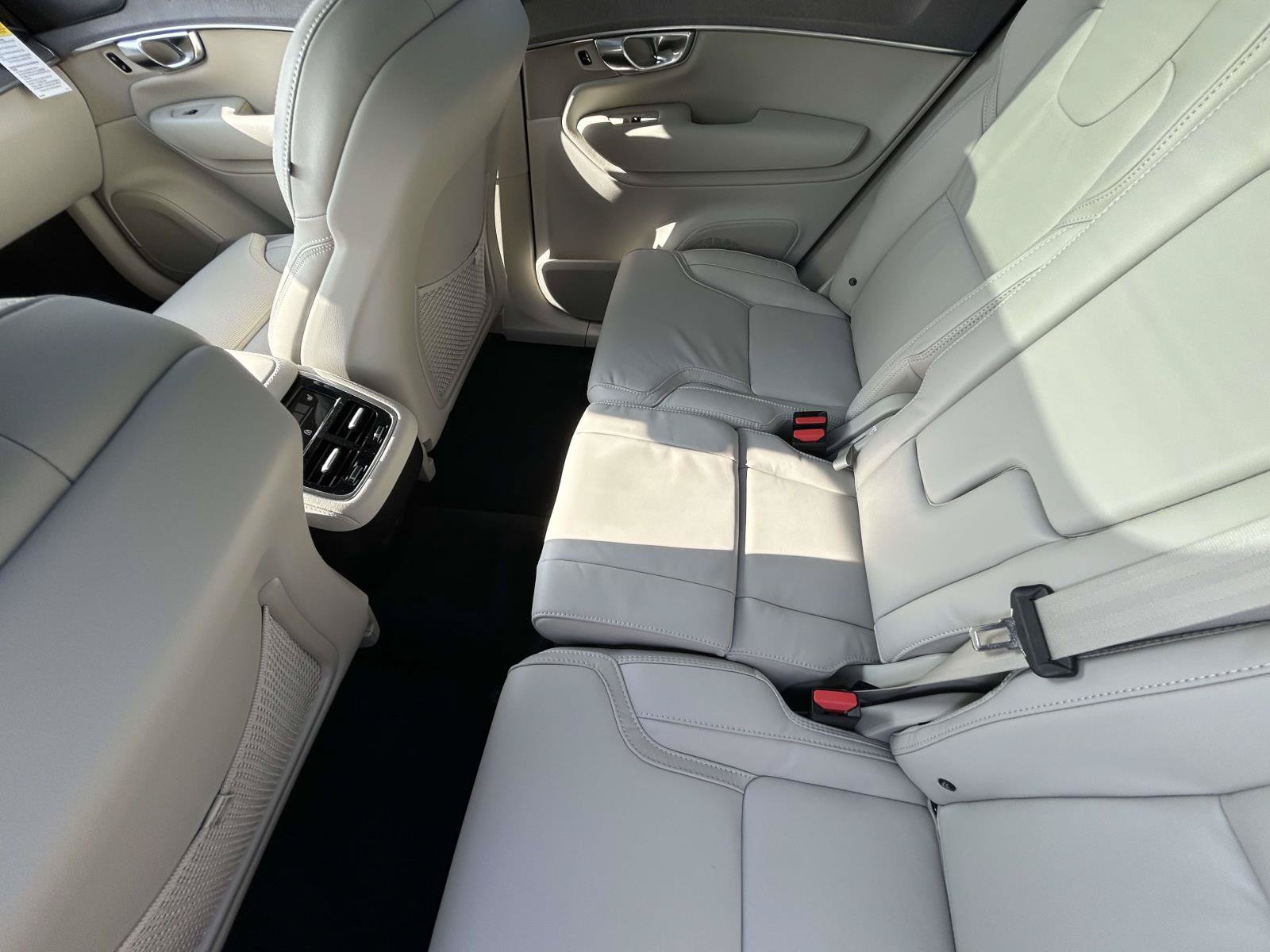 New 2026 Volvo XC90 B6 Ultra w/ Protection Package AWD/4WD image 11