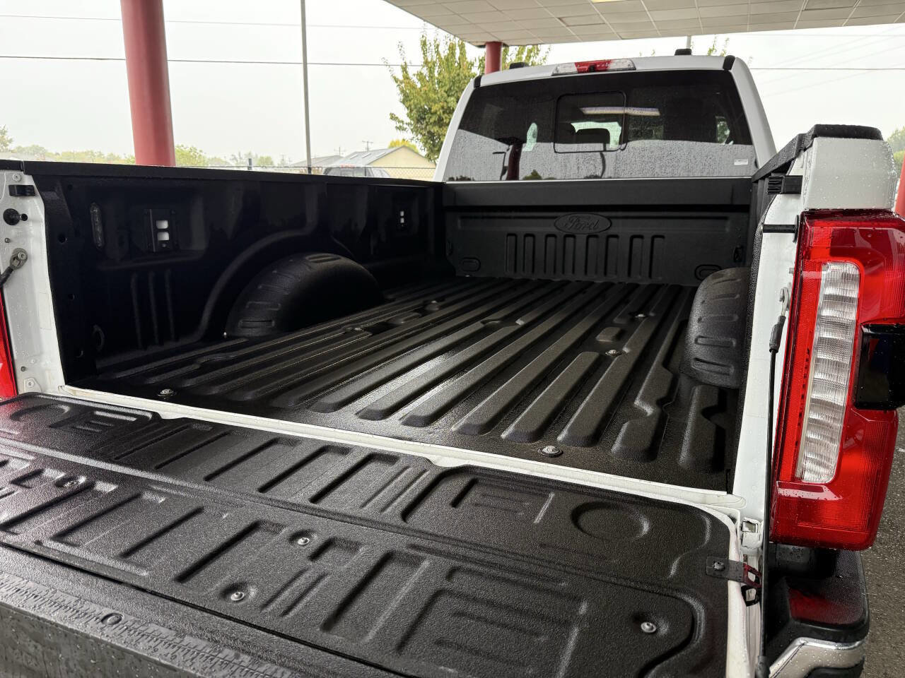 Used 2024 Ford F350 Lariat image 12