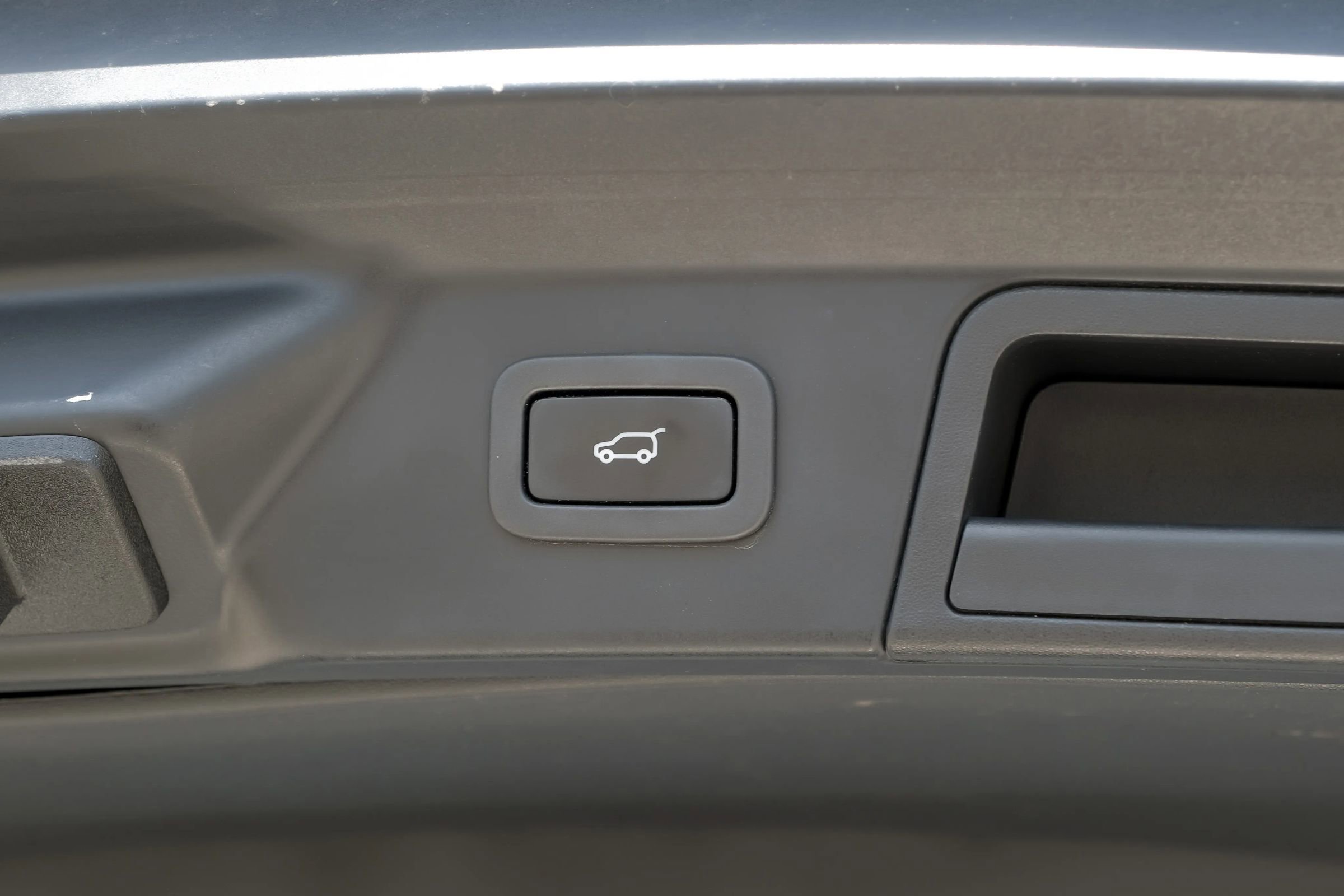 Used 2018 Land Rover Range Rover Velar R-Dynamic SE image 48