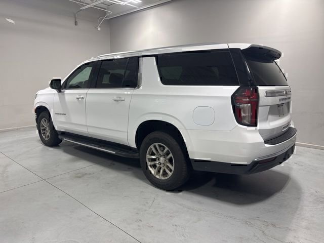 Used 2023 Chevrolet Suburban LT RWD image 8