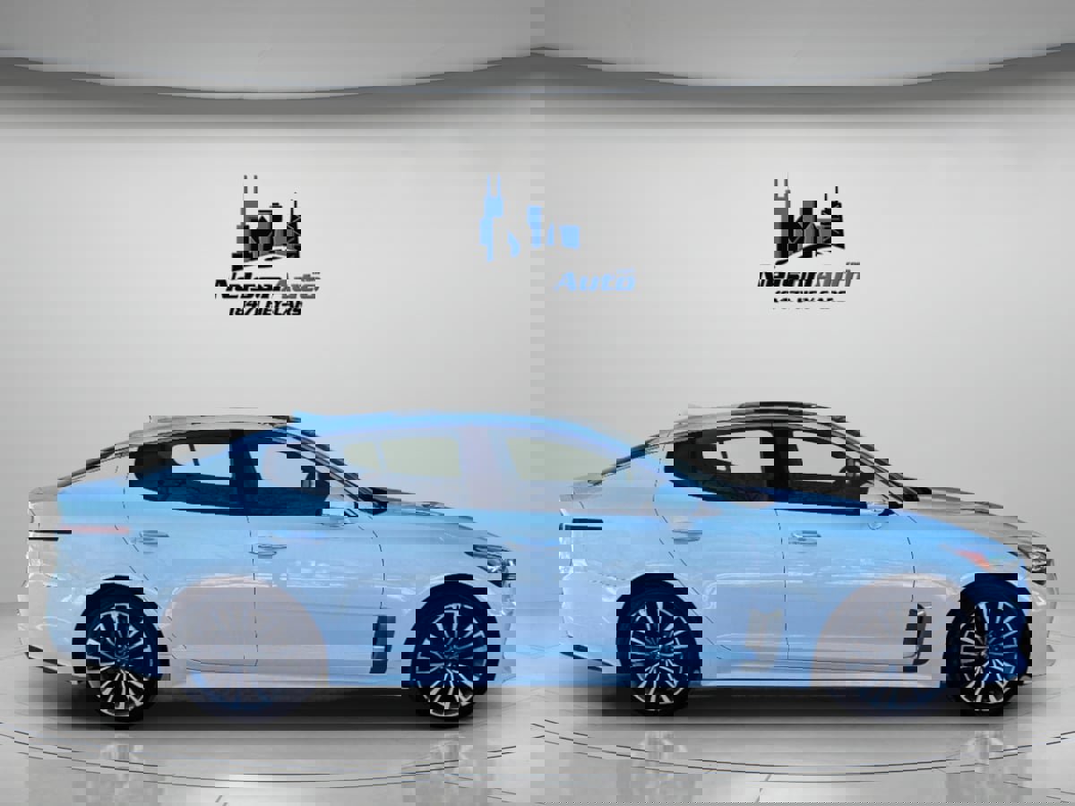 Used 2018 Kia Stinger Premium image 3