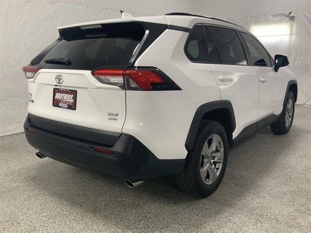 Used 2022 Toyota RAV4 XLE AWD/4WD image 7