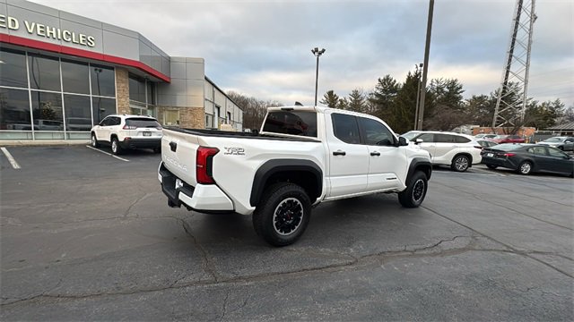 Used 2025 Toyota Tacoma TRD Off-Road image 29