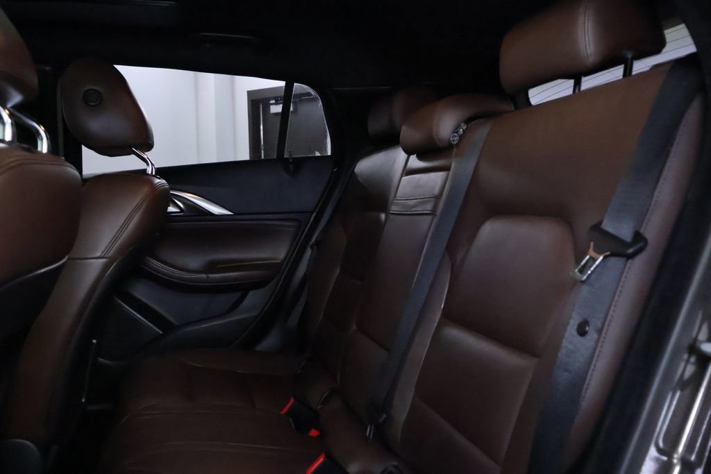 Used 2018 INFINITI QX30 Premium w/ Navigation Package image 15