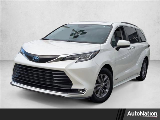 Used 2021 Toyota Sienna XLE