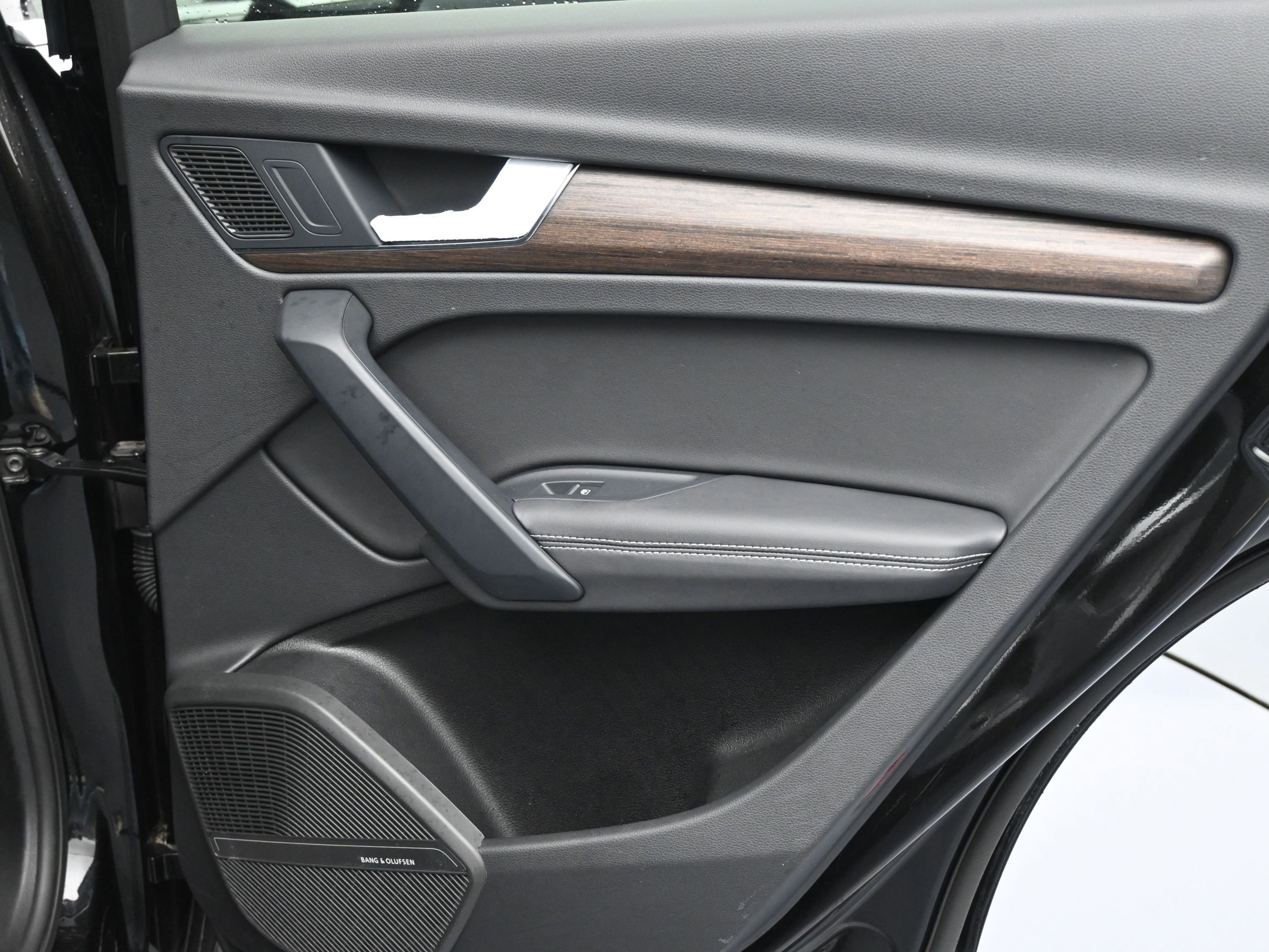 Used 2024 Audi Q5 2.0T Premium Plus w/ Premium Plus Package image 23