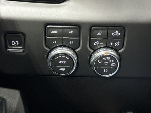 New 2026 GMC Sierra 3500 Denali w/ Denali Reserve Package image 20