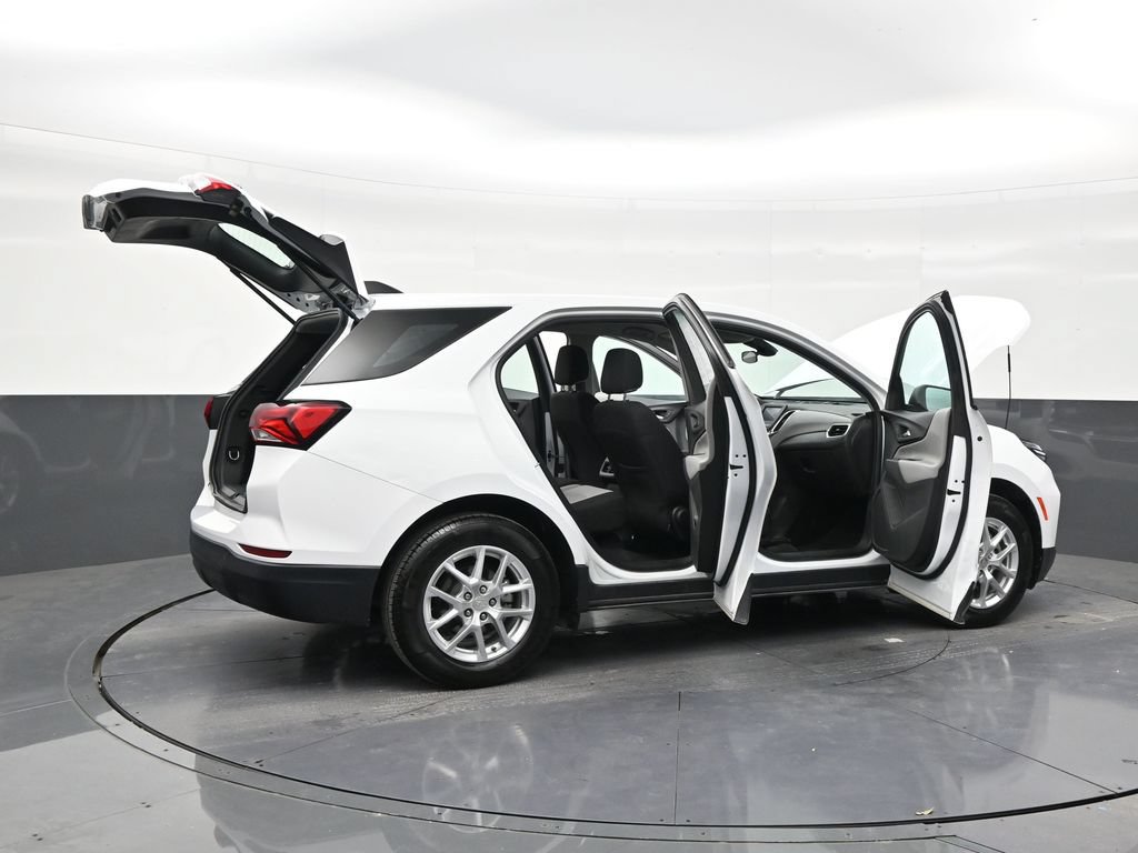 Used 2022 Chevrolet Equinox LS FWD image 28