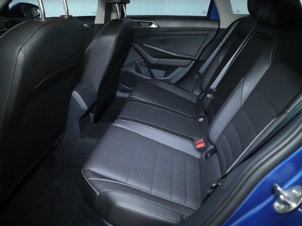 Used 2023 Volkswagen Jetta SE FWD image 14